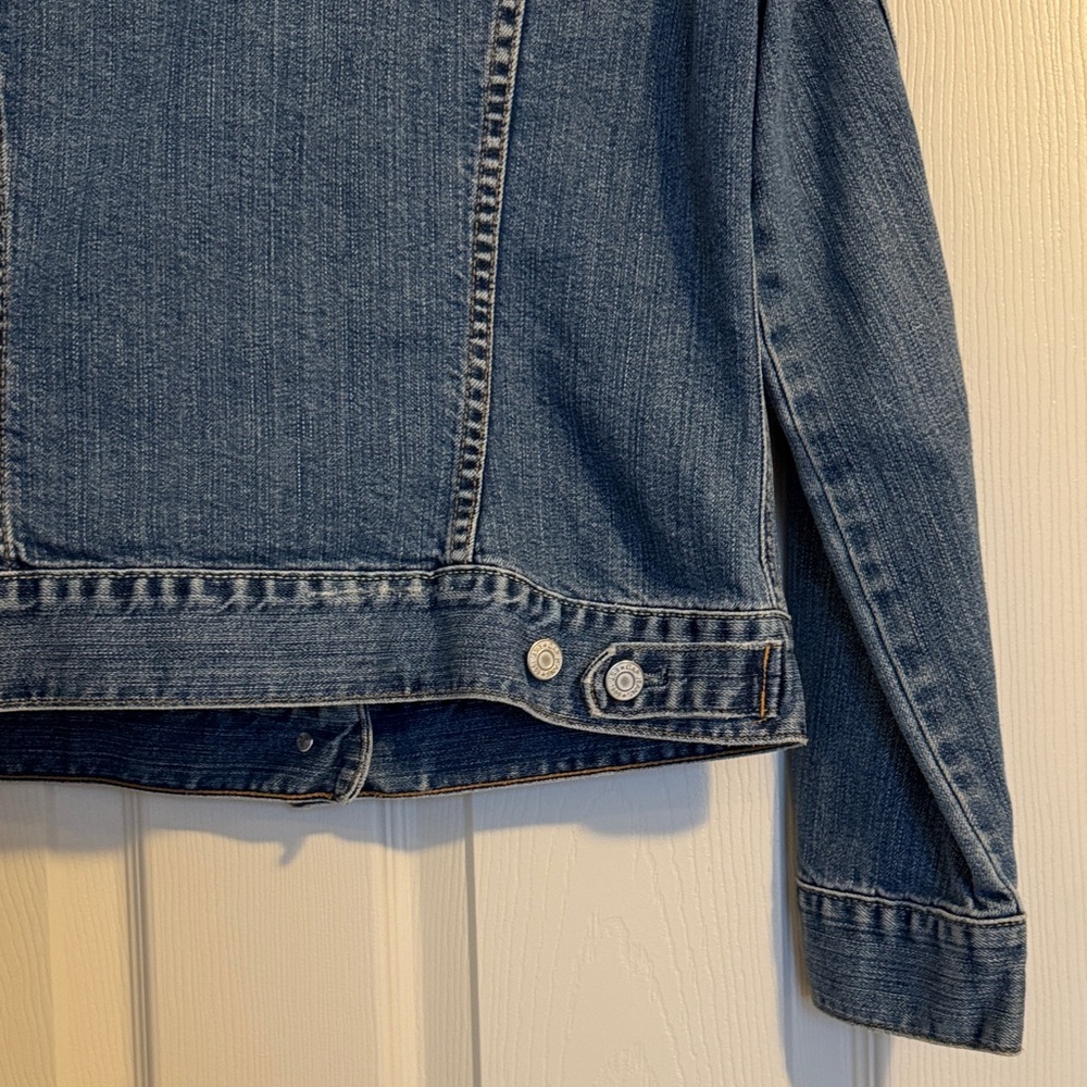 GAP Women's Classic Denim Jacket - Indigo Vintage - Picture 6 of 9